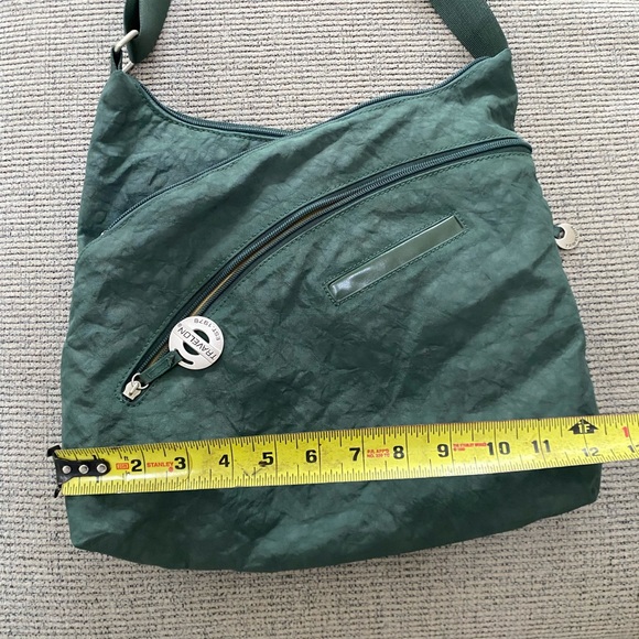 Travelon Stylish Green Crossbody Bag - Picture 9 of 9